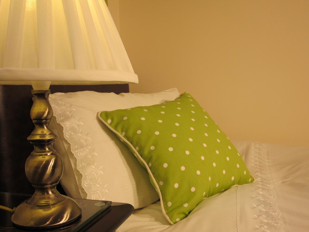 Colston Hall Farmhouse B&B Фрамлингам Стая снимка