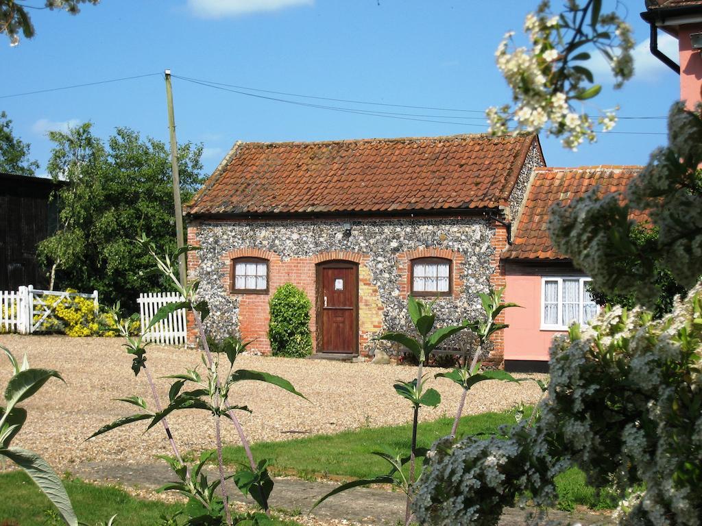 Colston Hall Farmhouse B&B Фрамлингам Стая снимка
