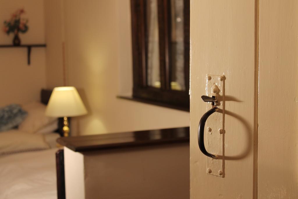 Colston Hall Farmhouse B&B Фрамлингам Стая снимка