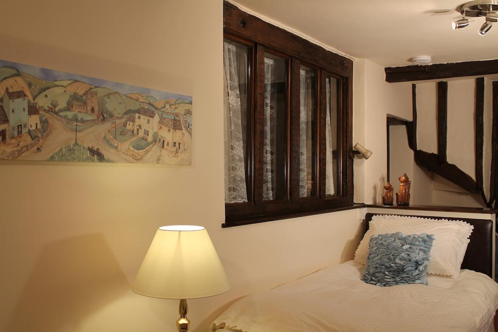 Colston Hall Farmhouse B&B Фрамлингам Стая снимка